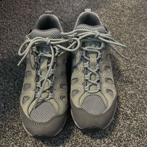 Oboz women’s sawtooth II low waterproof hiking boots